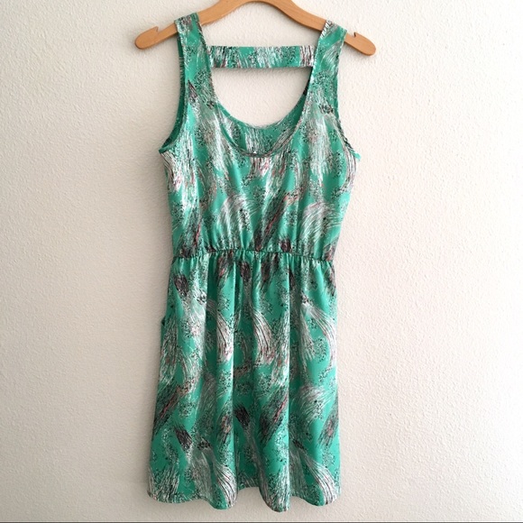 Lush Dress Sz Medium Green print, Sleeveless - Picture 2 of 8